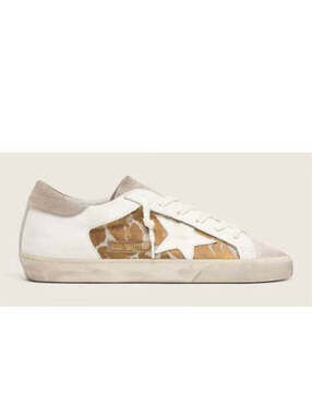 Golden Goose Super Star Sneakers(PLEASE REQUEST YOUR SIZE BEFORE PURCHASING)